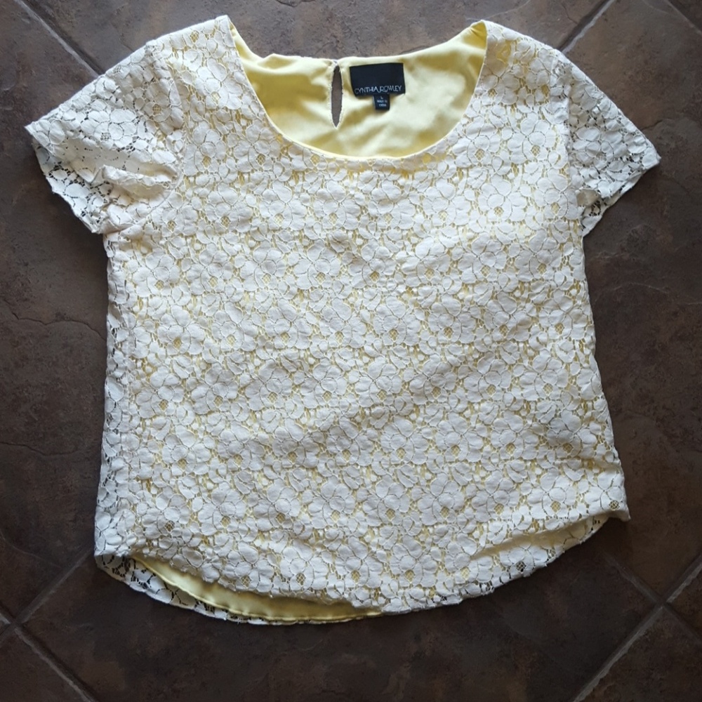 Gorgeous Cynthia Rowley Yellow/White Lace Top Sz L